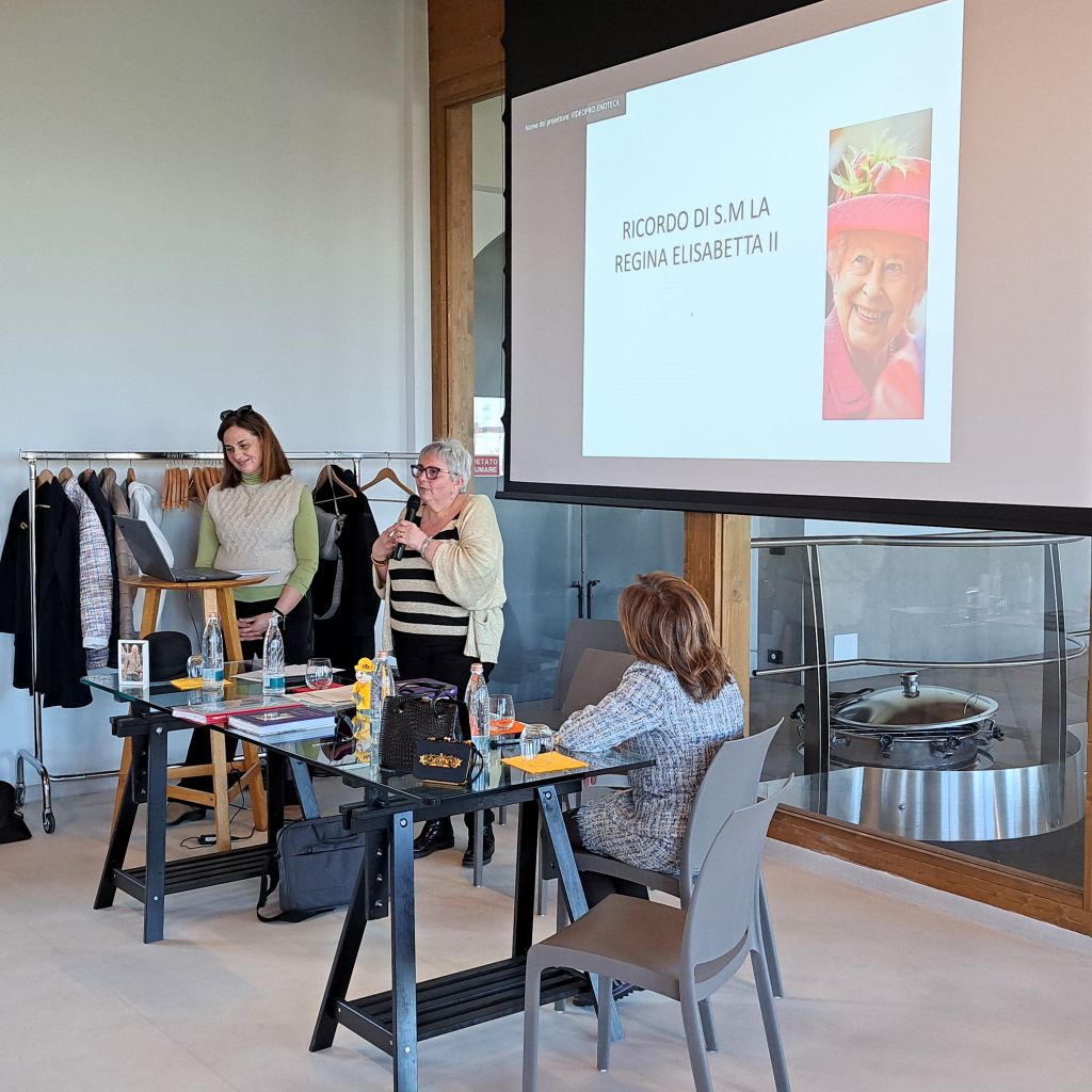 «The Other Side of the Coin»